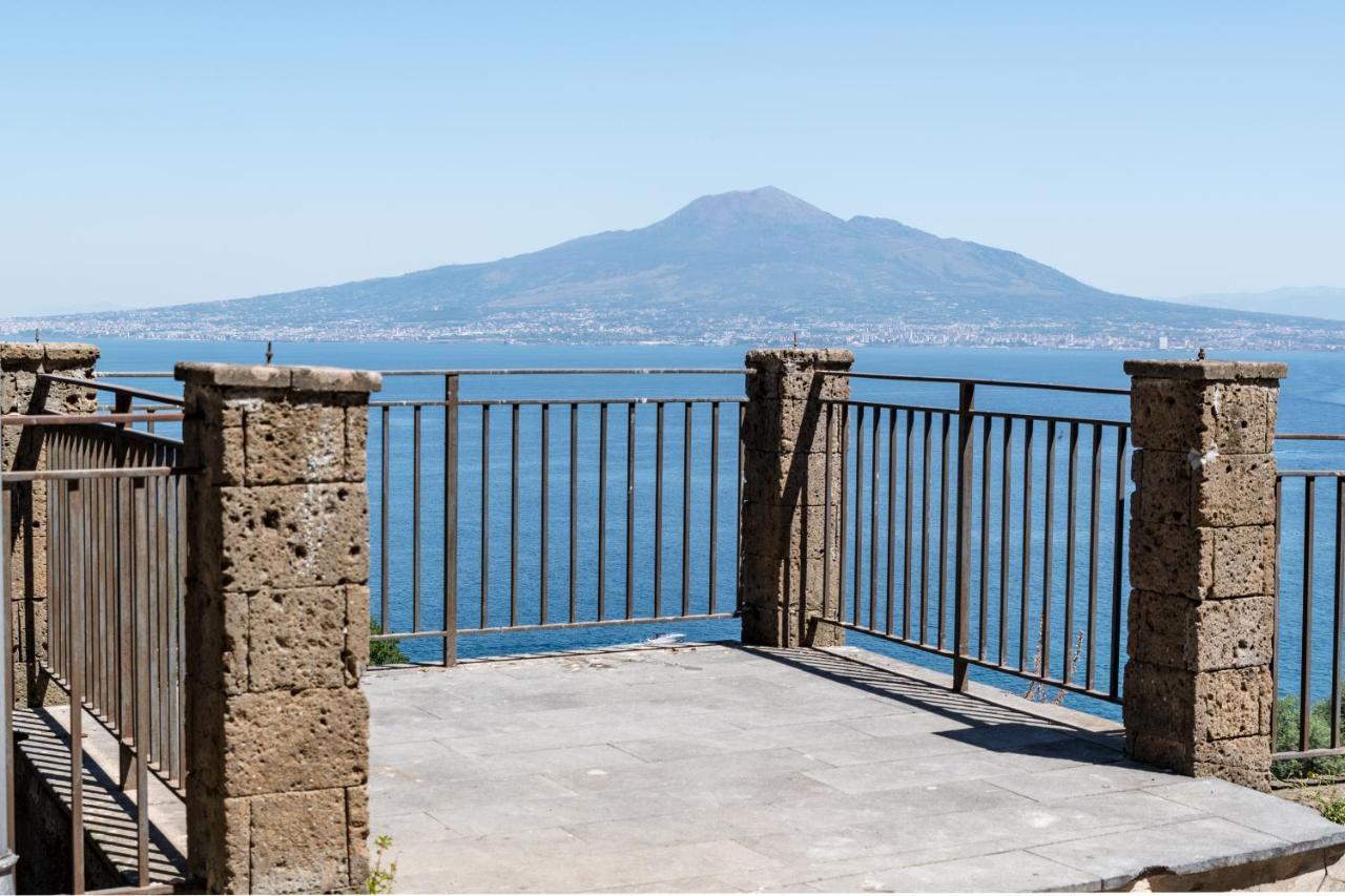 Casa Resilienza Vico Equense - 5 Min Dal Mare Apartment Bagian luar foto