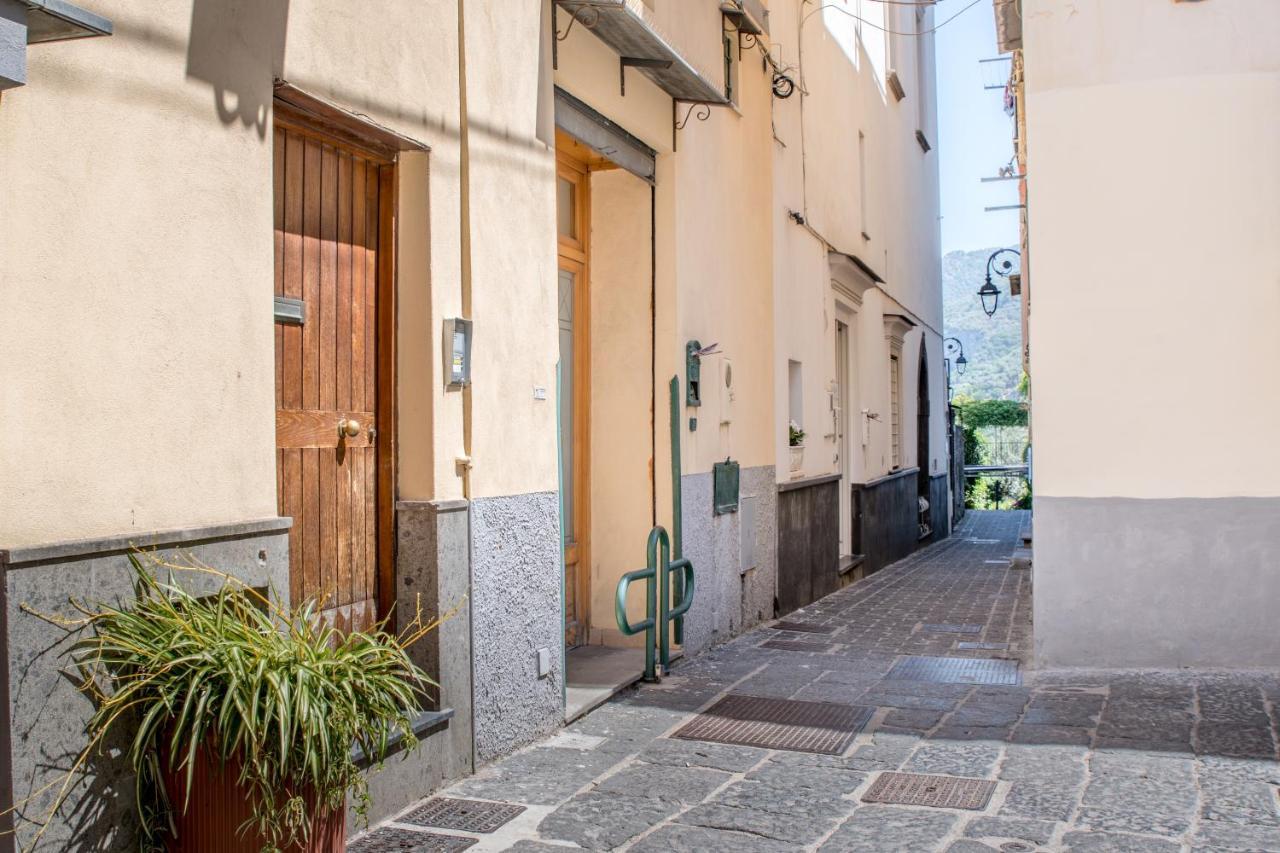 Casa Resilienza Vico Equense - 5 Min Dal Mare Apartment Bagian luar foto